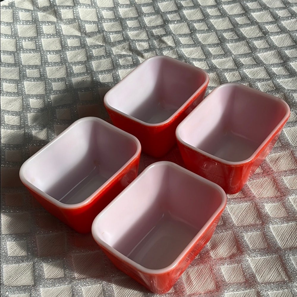 Pyrex Glass Vintage Set of 4 Red and White Rectangular Dishes
